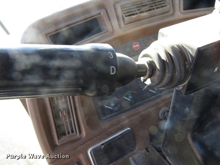 image for item DF3912 1998 John Deere 744H wheel loader