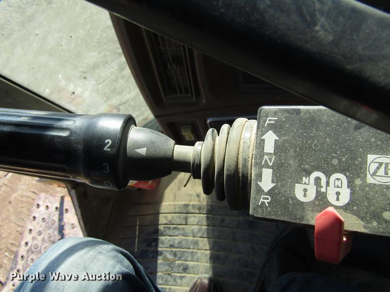 image for item DF3912 1998 John Deere 744H wheel loader