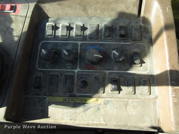 image for item DF3912 1998 John Deere 744H wheel loader