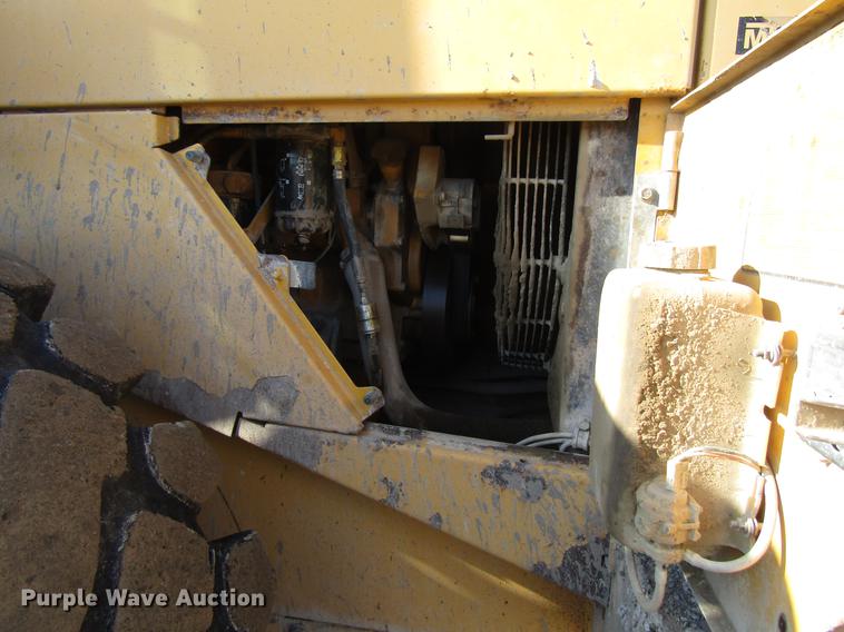 image for item DF3912 1998 John Deere 744H wheel loader