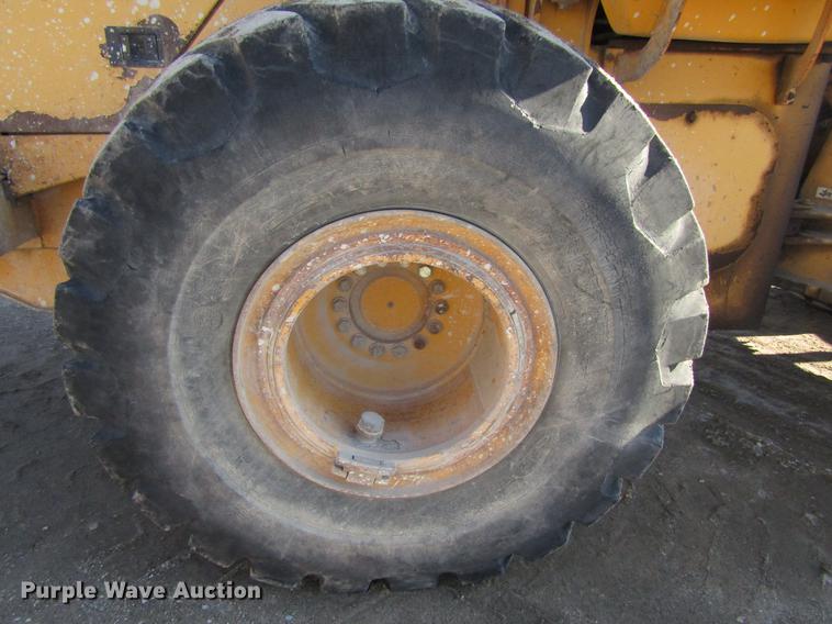 image for item DF3912 1998 John Deere 744H wheel loader