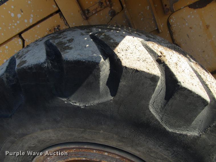 image for item DF3912 1998 John Deere 744H wheel loader
