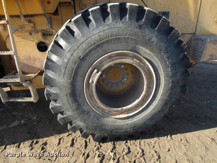 image for item DF3912 1998 John Deere 744H wheel loader