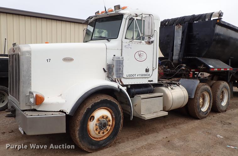 image for item DF8669 1997 Peterbilt 357 semi truck
