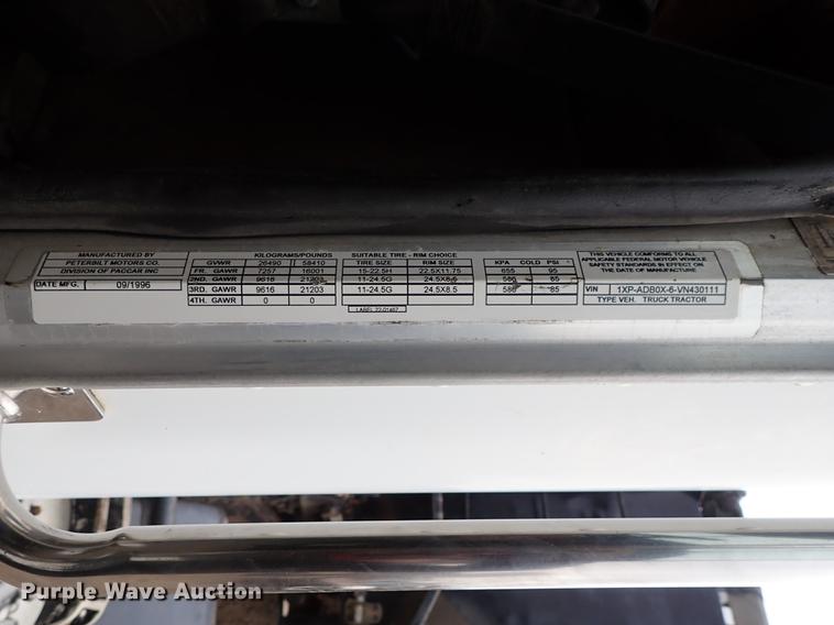 image for item DF8669 1997 Peterbilt 357 semi truck