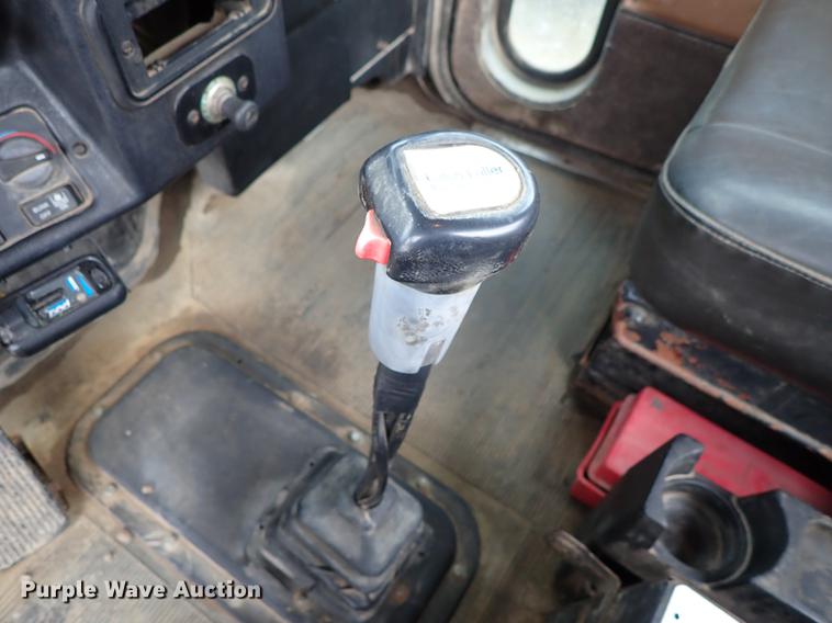 image for item DF8669 1997 Peterbilt 357 semi truck