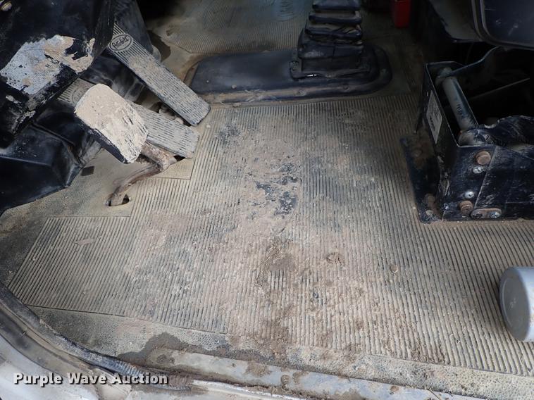 image for item DF8669 1997 Peterbilt 357 semi truck