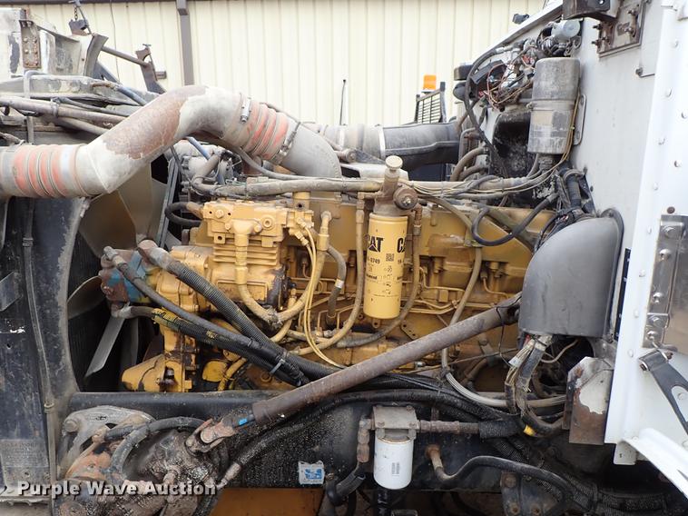 image for item DF8669 1997 Peterbilt 357 semi truck