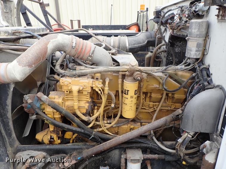 image for item DF8669 1997 Peterbilt 357 semi truck