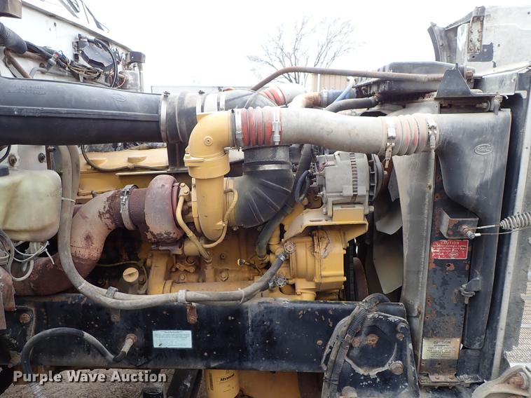 image for item DF8669 1997 Peterbilt 357 semi truck