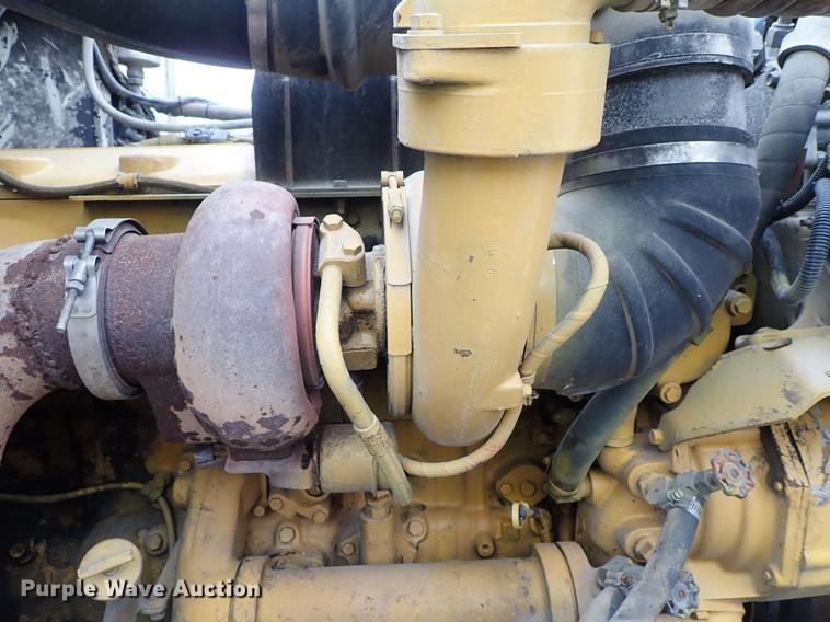 image for item DF8669 1997 Peterbilt 357 semi truck