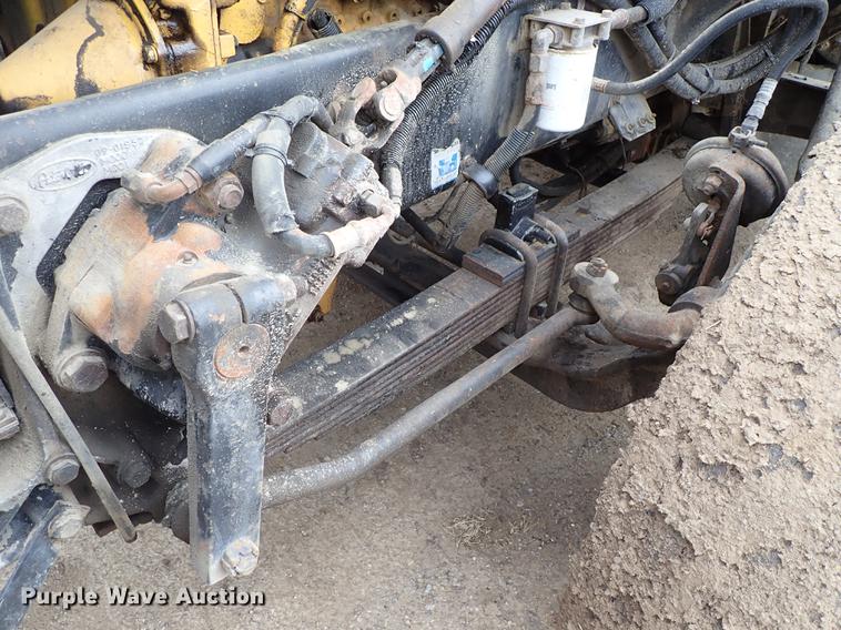 image for item DF8669 1997 Peterbilt 357 semi truck