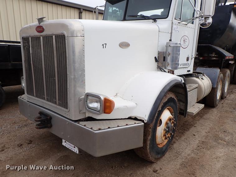 image for item DF8669 1997 Peterbilt 357 semi truck