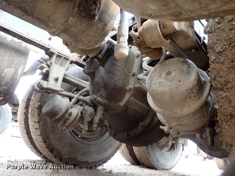 image for item DF8669 1997 Peterbilt 357 semi truck