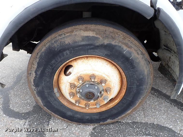 image for item DF8669 1997 Peterbilt 357 semi truck