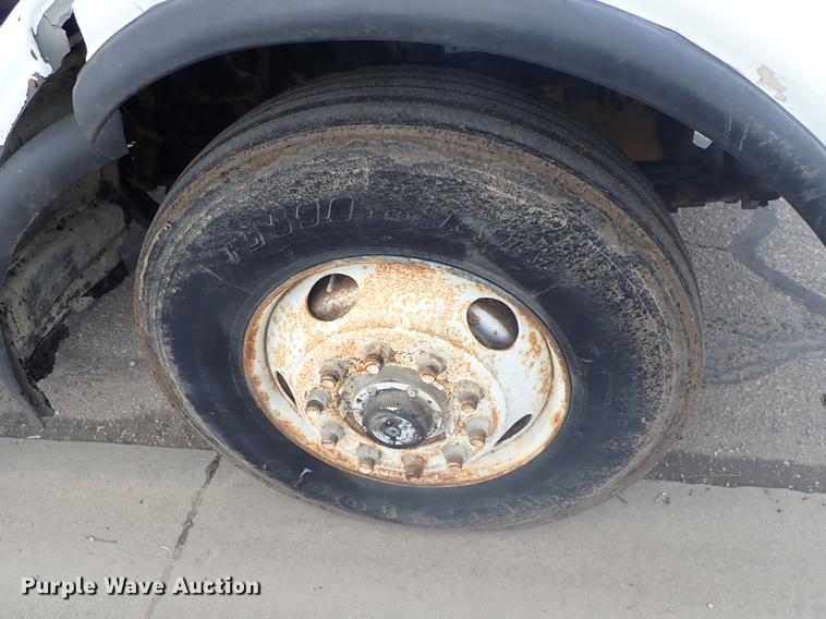 image for item DF8669 1997 Peterbilt 357 semi truck