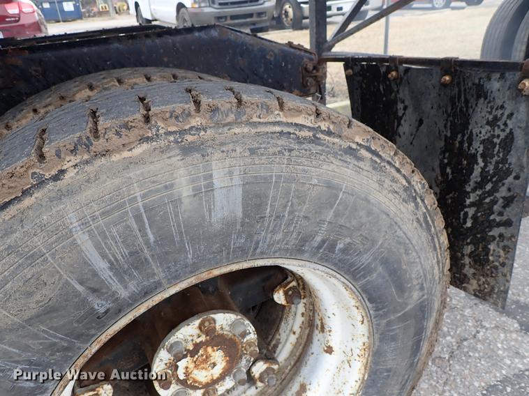 image for item DF8669 1997 Peterbilt 357 semi truck