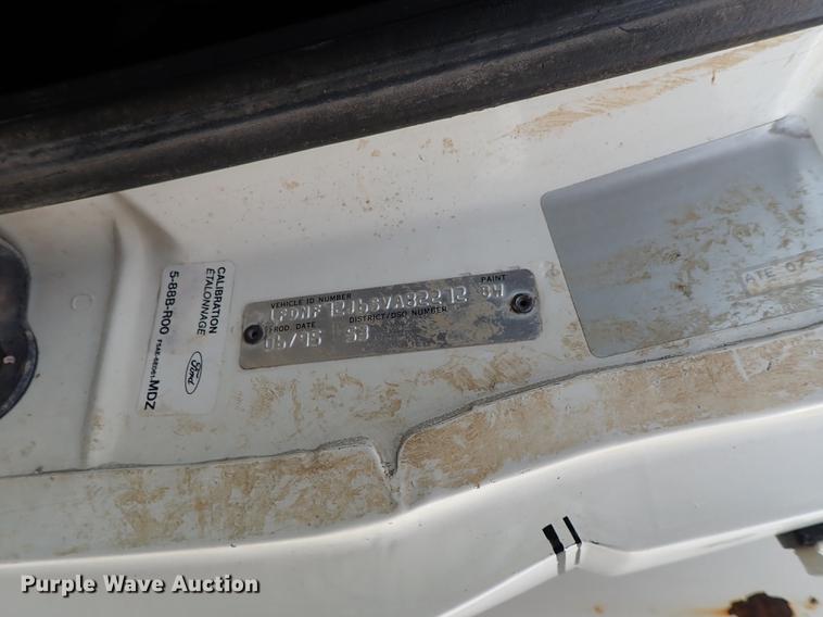 image for item DF8674 1995 Ford F700 dump truck