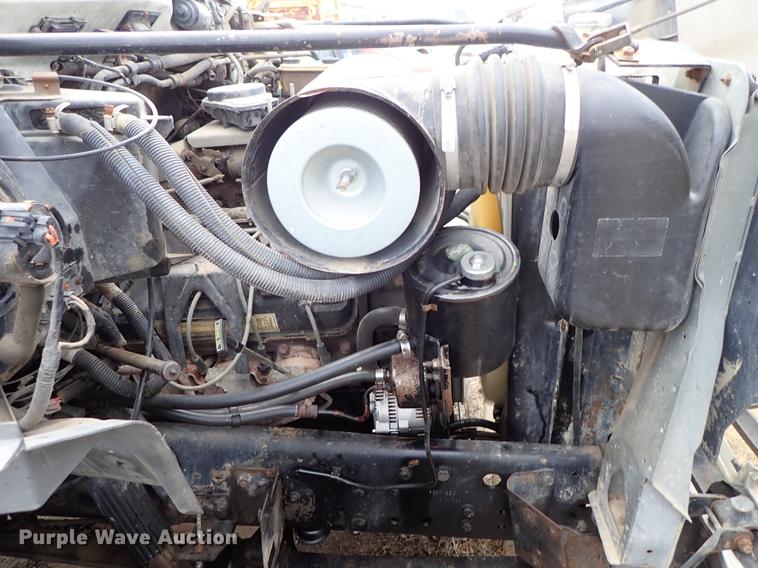 image for item DF8674 1995 Ford F700 dump truck