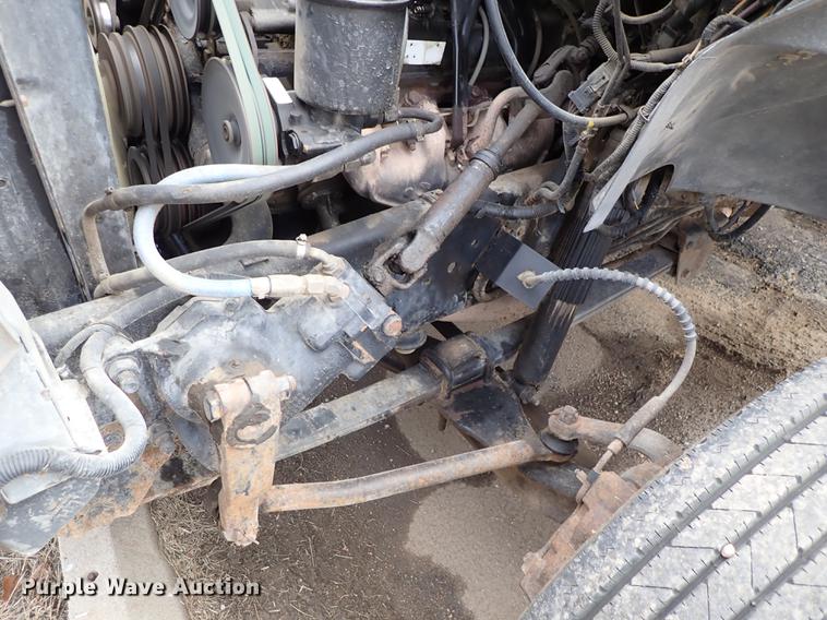 image for item DF8674 1995 Ford F700 dump truck