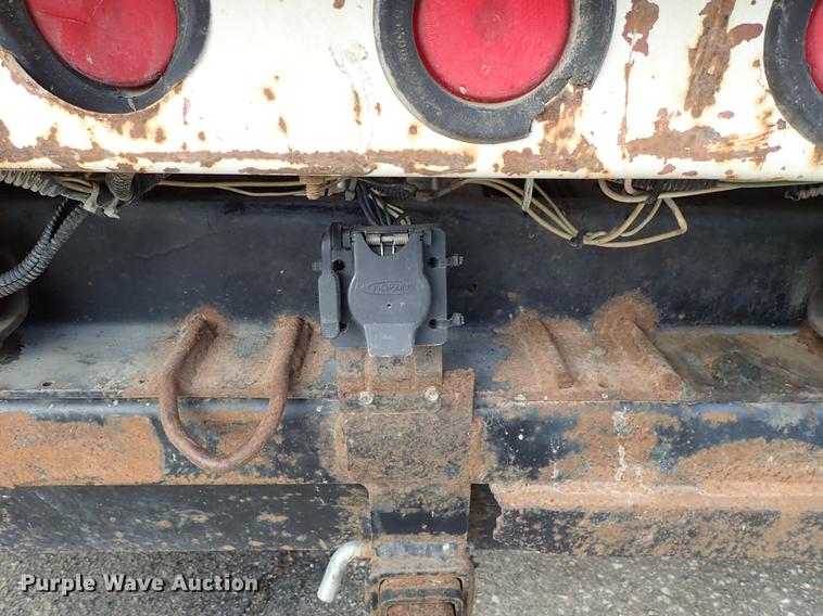 image for item DF8674 1995 Ford F700 dump truck