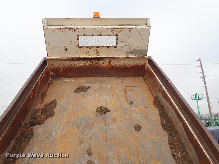 image for item DF8674 1995 Ford F700 dump truck