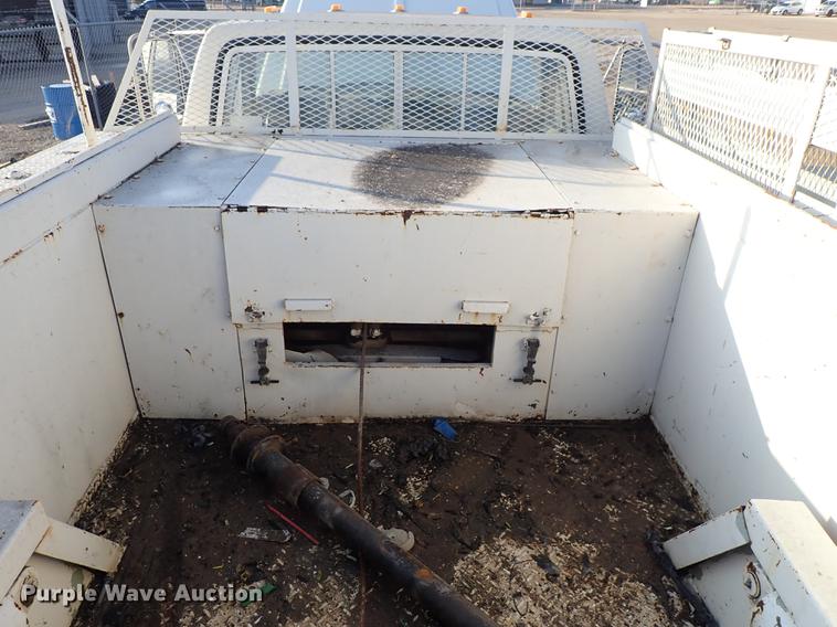 image for item DF8681 1982 Ford F700 utility truck