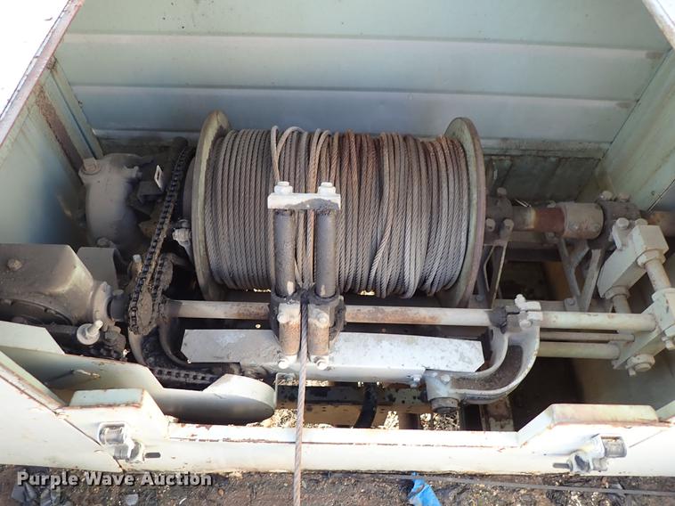 image for item DF8681 1982 Ford F700 utility truck