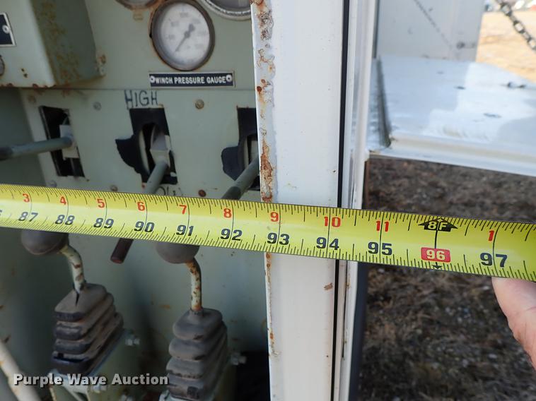 image for item DF8681 1982 Ford F700 utility truck