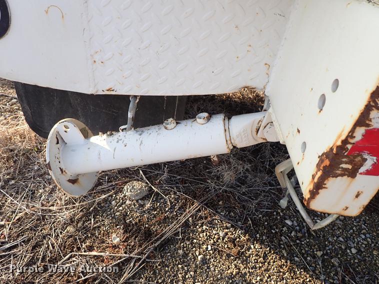 image for item DF8681 1982 Ford F700 utility truck