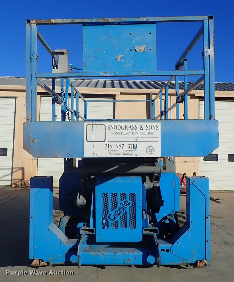 image for item DG2918 2003 Genie GS-4390 scissor lift
