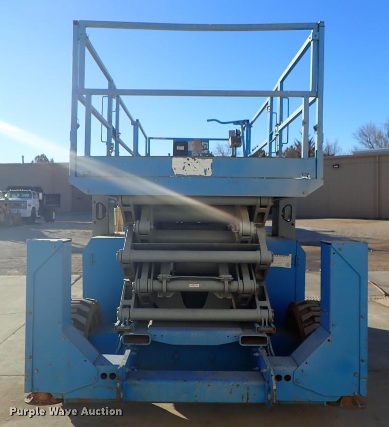 image for item DG2918 2003 Genie GS-4390 scissor lift