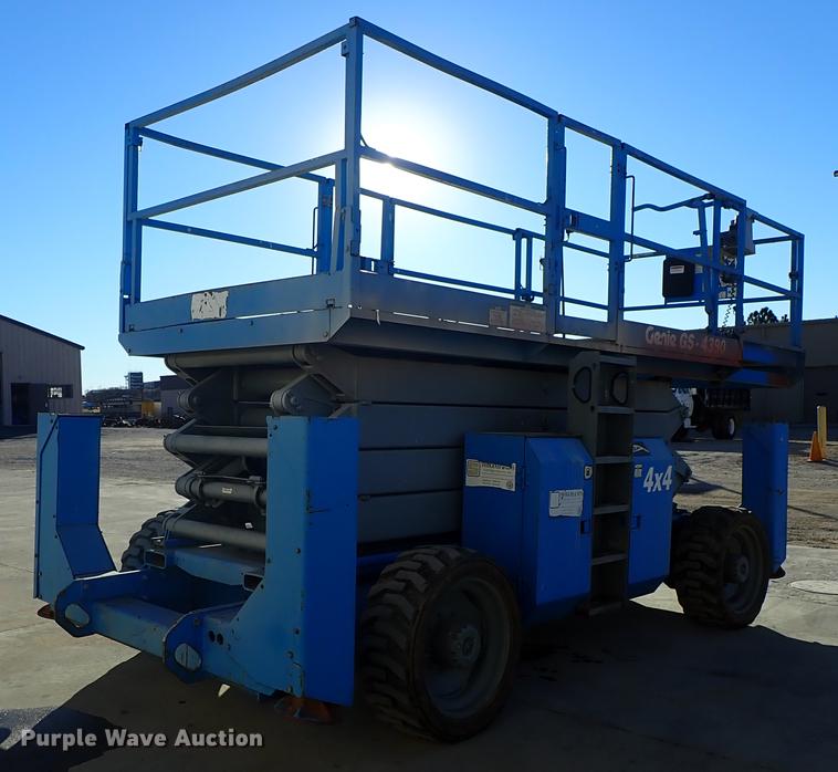 image for item DG2918 2003 Genie GS-4390 scissor lift