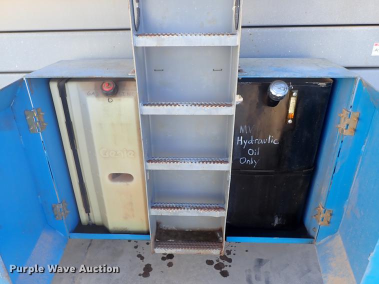 image for item DG2918 2003 Genie GS-4390 scissor lift