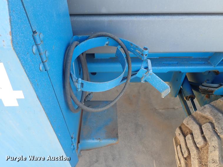 image for item DG2918 2003 Genie GS-4390 scissor lift