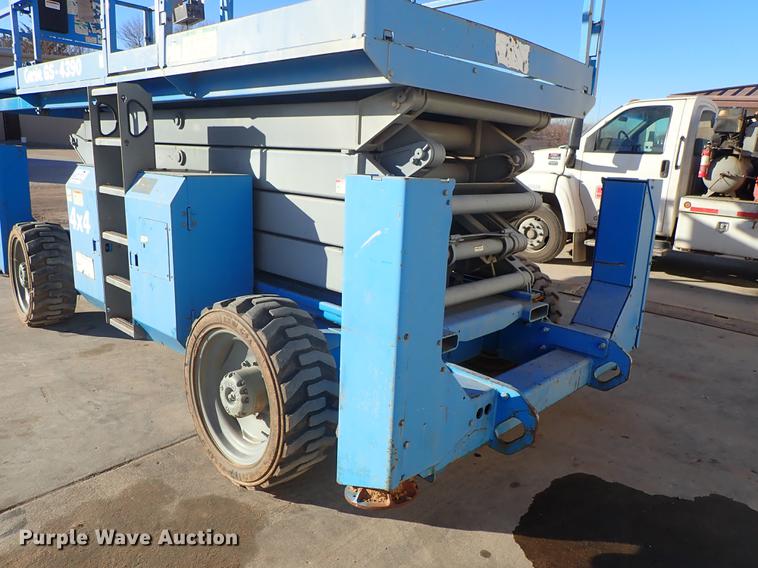 image for item DG2918 2003 Genie GS-4390 scissor lift