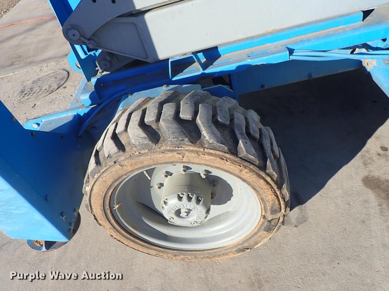 image for item DG2918 2003 Genie GS-4390 scissor lift