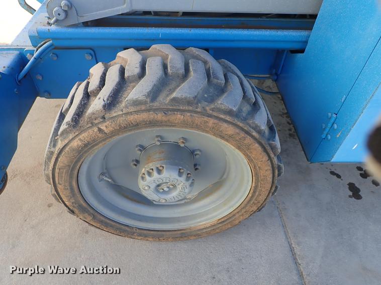 image for item DG2918 2003 Genie GS-4390 scissor lift