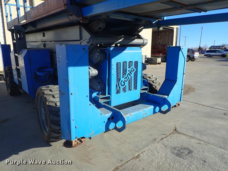image for item DG2918 2003 Genie GS-4390 scissor lift