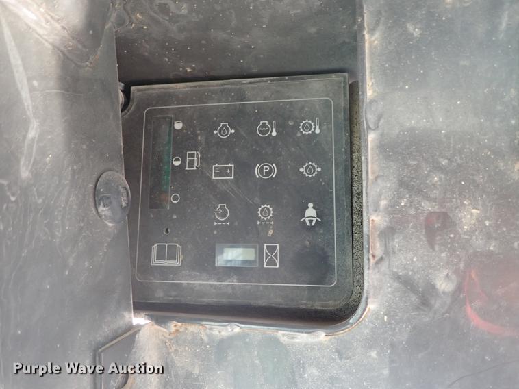 image for item DG2920 2003 Case 70XT skid steer