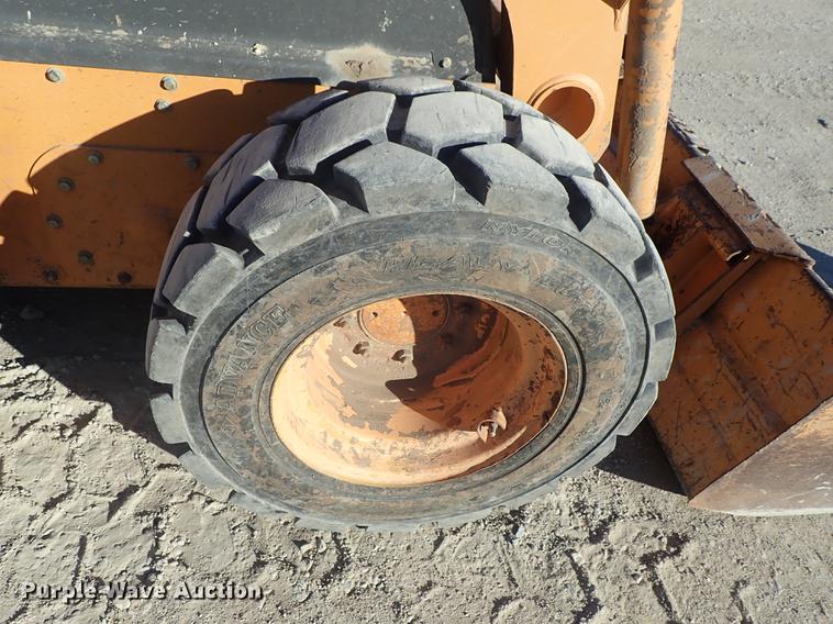 image for item DG2920 2003 Case 70XT skid steer