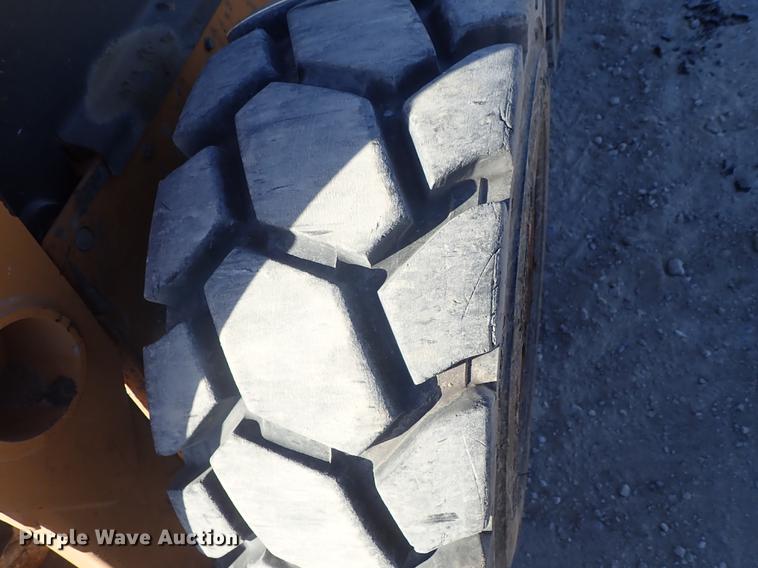 image for item DG2920 2003 Case 70XT skid steer