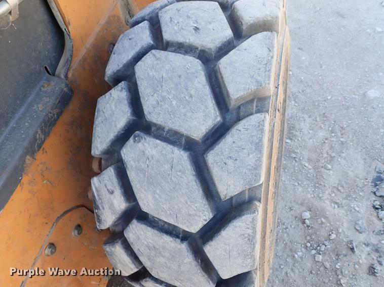 image for item DG2920 2003 Case 70XT skid steer