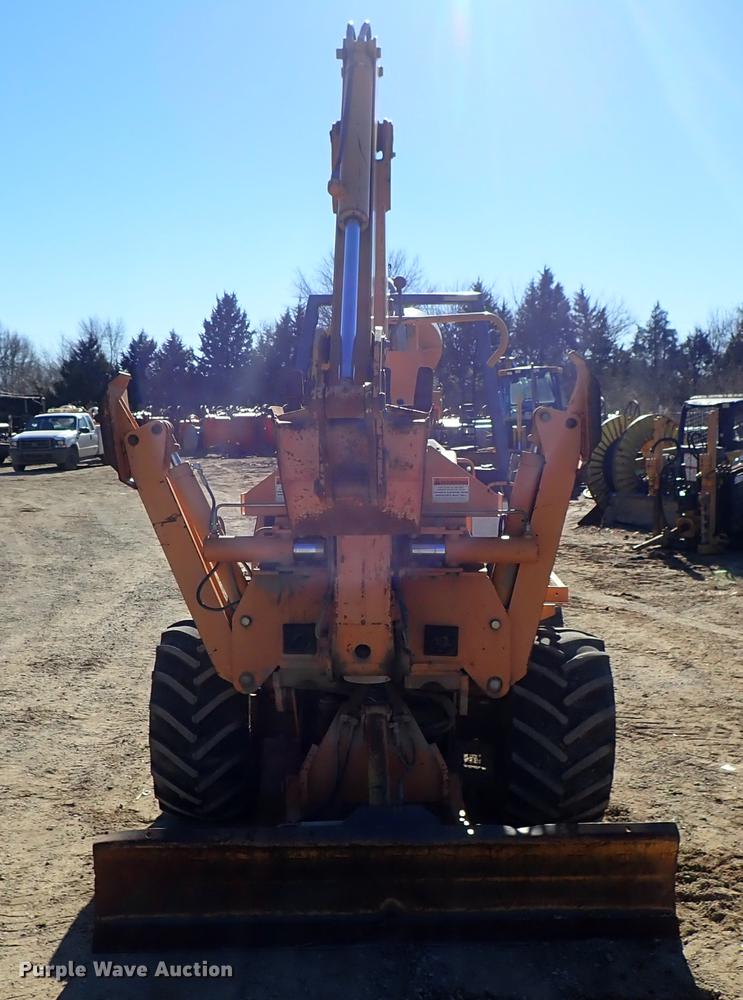 image for item DG2928 2000 Case 660 cable plow