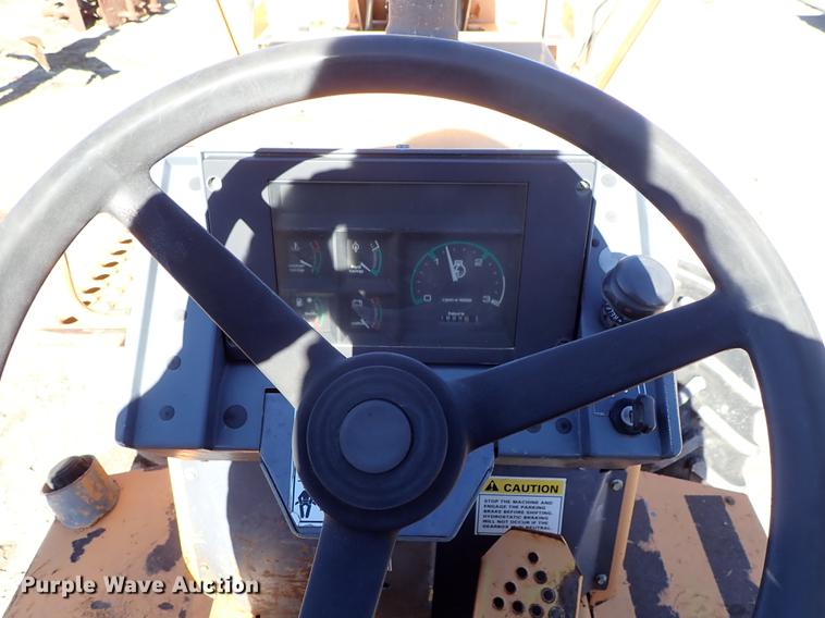 image for item DG2928 2000 Case 660 cable plow