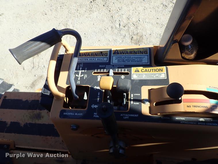 image for item DG2928 2000 Case 660 cable plow