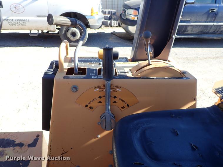 image for item DG2928 2000 Case 660 cable plow