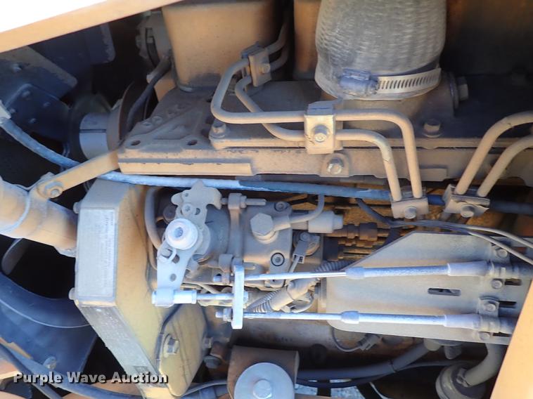 image for item DG2928 2000 Case 660 cable plow