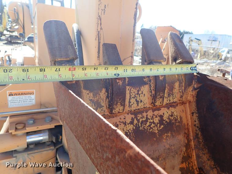 image for item DG2928 2000 Case 660 cable plow