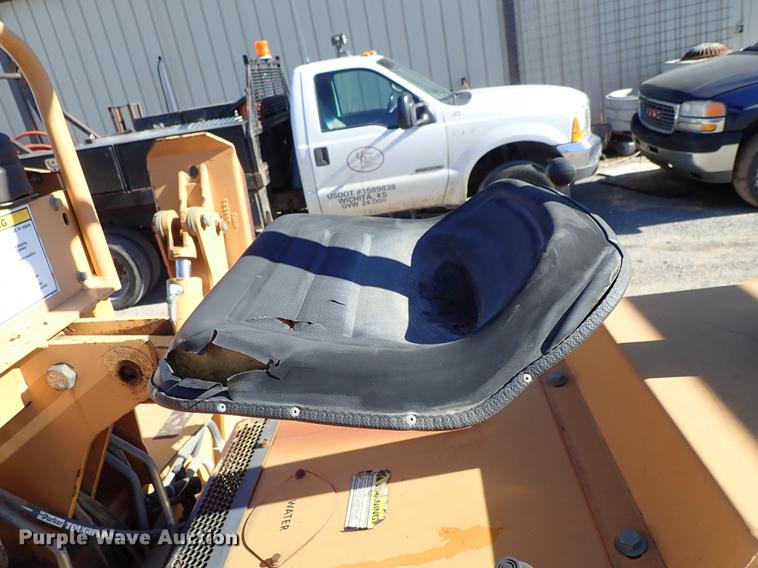 image for item DG2928 2000 Case 660 cable plow